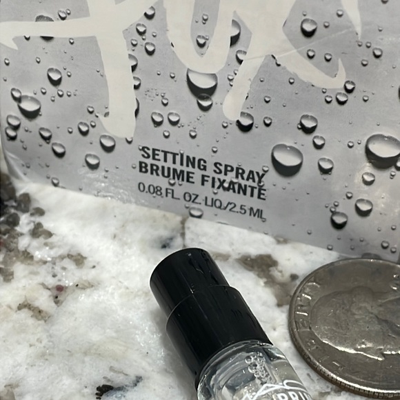 🍄6/$26 Mac prep and prime, mini + foundation/studio fix powder, purse size NWT - Picture 2 of 3